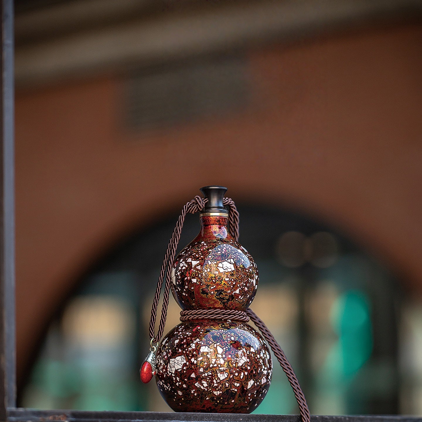 Handmade Fuzhou Lacquer Gourd Wine Flask – 750ml Water Bottle Ornament, Intangible Cultural Heritage Artisan Gift