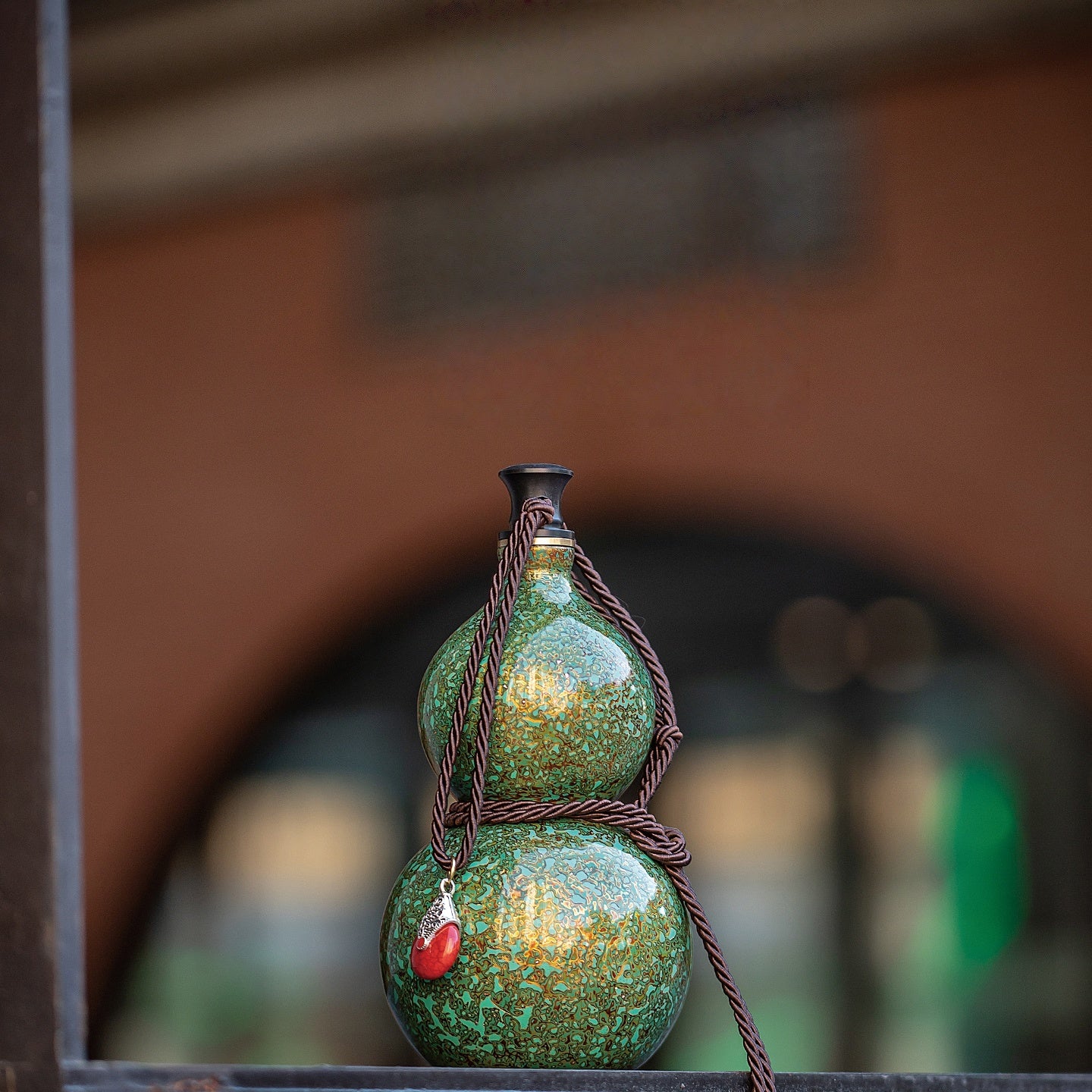 Handmade Fuzhou Lacquer Gourd Wine Flask – 750ml Water Bottle Ornament, Intangible Cultural Heritage Artisan Gift