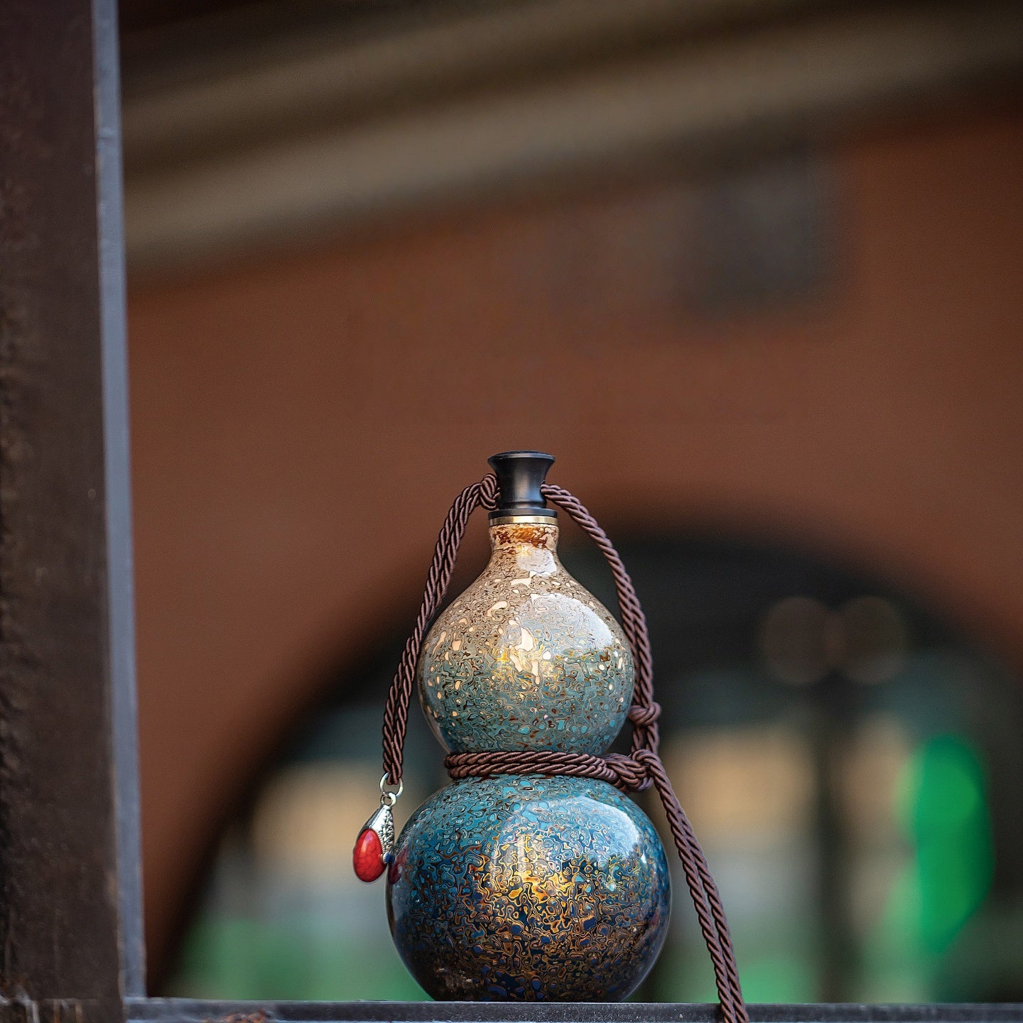 Handmade Fuzhou Lacquer Gourd Wine Flask – 750ml Water Bottle Ornament, Intangible Cultural Heritage Artisan Gift