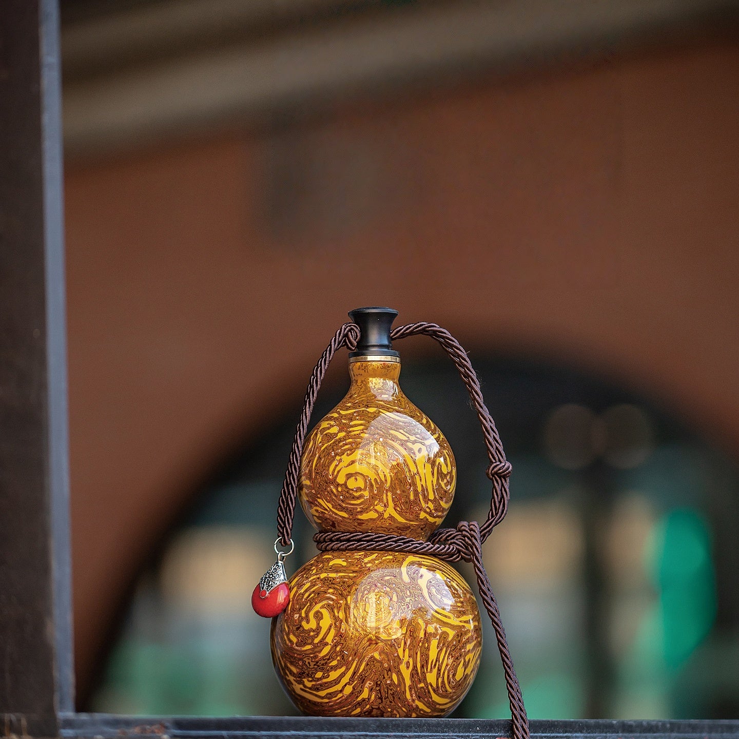 Handmade Fuzhou Lacquer Gourd Wine Flask – 750ml Water Bottle Ornament, Intangible Cultural Heritage Artisan Gift