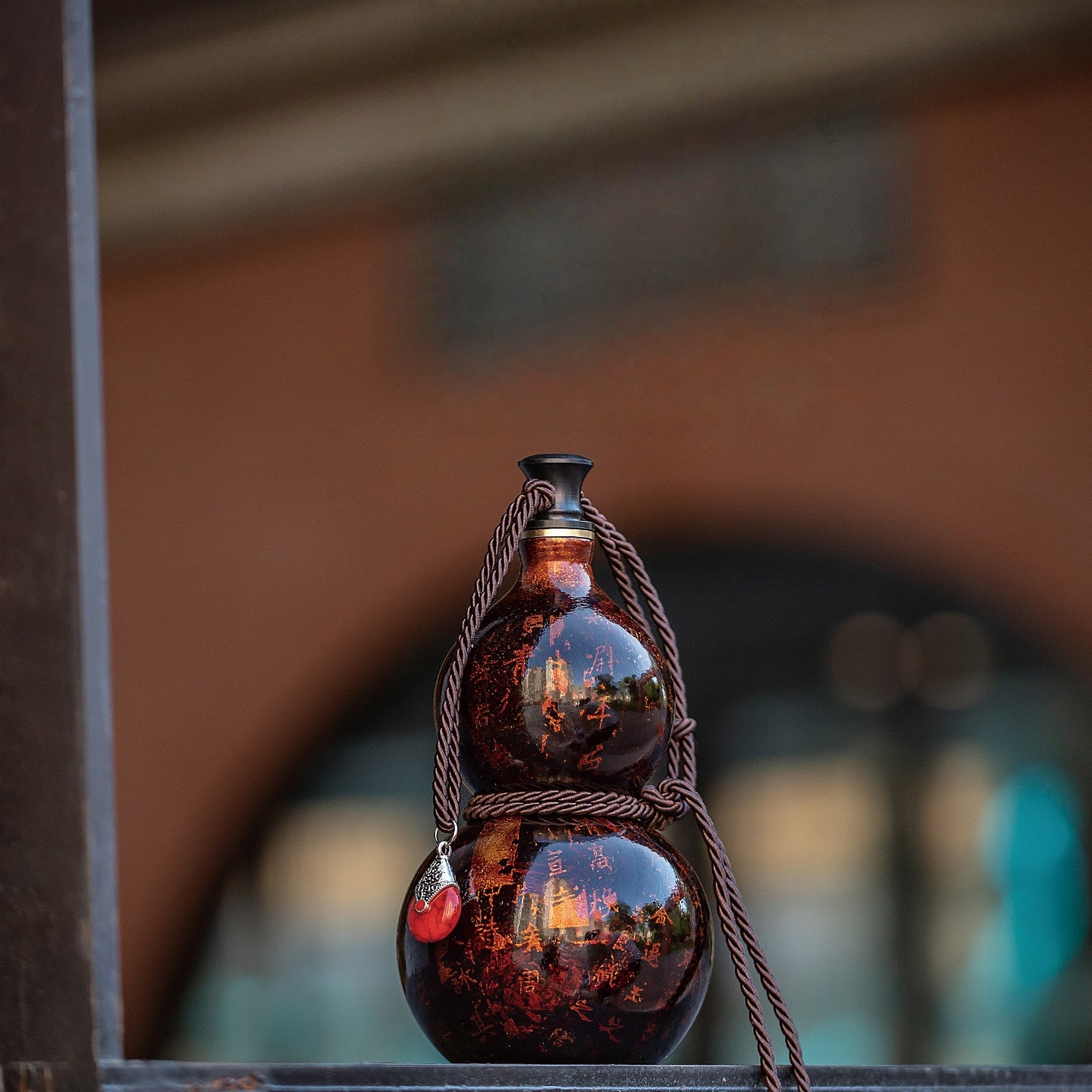 Handmade Fuzhou Lacquer Gourd Wine Flask – 750ml Water Bottle Ornament, Intangible Cultural Heritage Artisan Gift