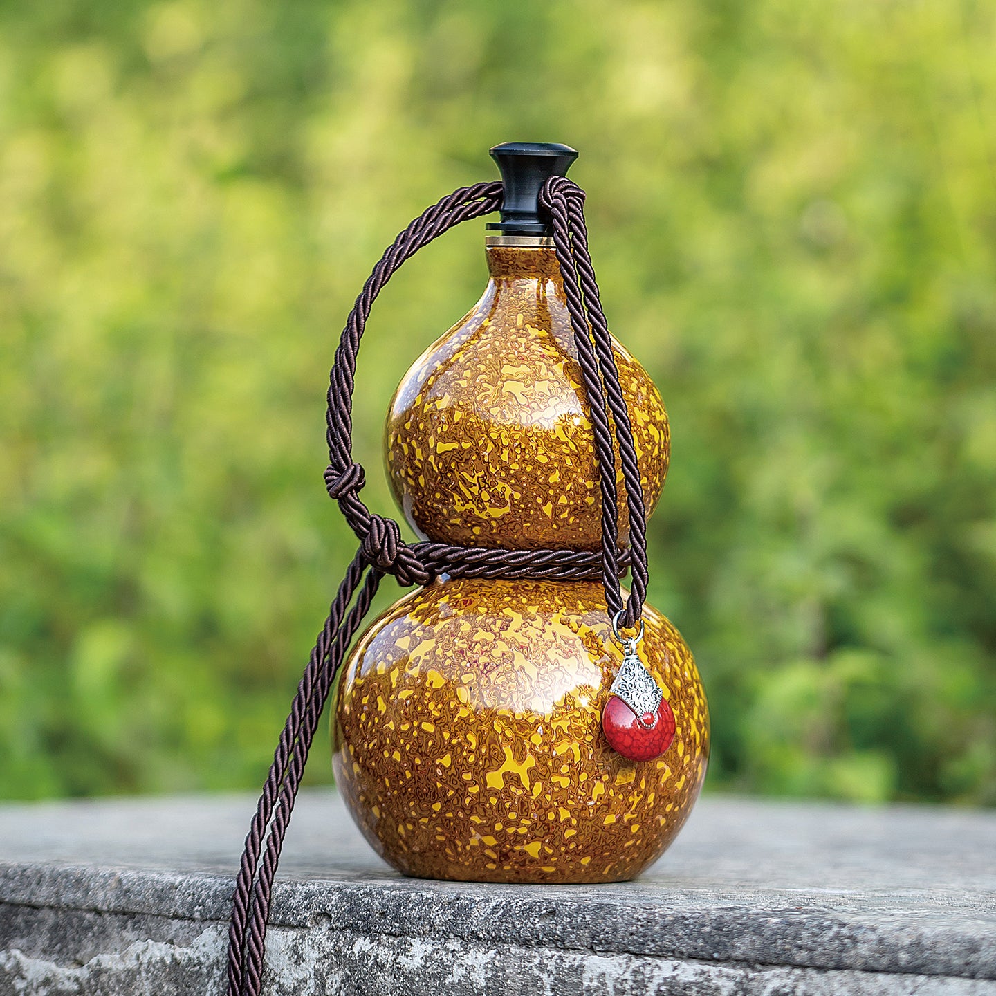 Handmade Fuzhou Lacquer Gourd Wine Flask – 750ml Water Bottle Ornament, Intangible Cultural Heritage Artisan Gift