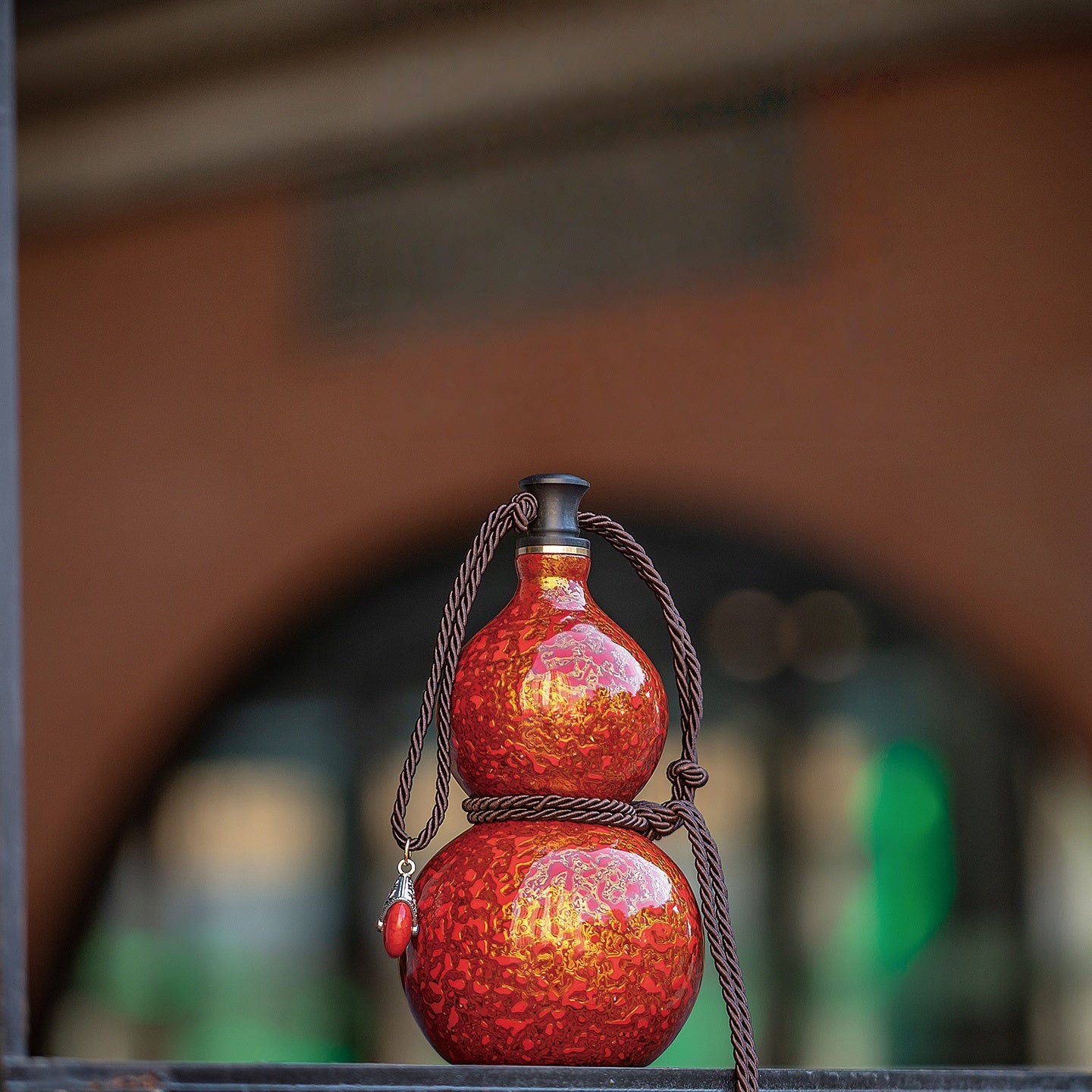 Handmade Fuzhou Lacquer Gourd Wine Flask – 750ml Water Bottle Ornament, Intangible Cultural Heritage Artisan Gift