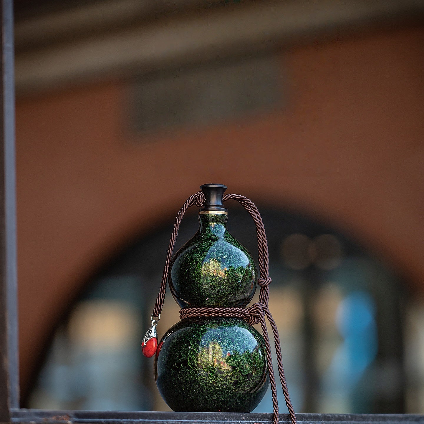 Handmade Fuzhou Lacquer Gourd Wine Flask – 750ml Water Bottle Ornament, Intangible Cultural Heritage Artisan Gift